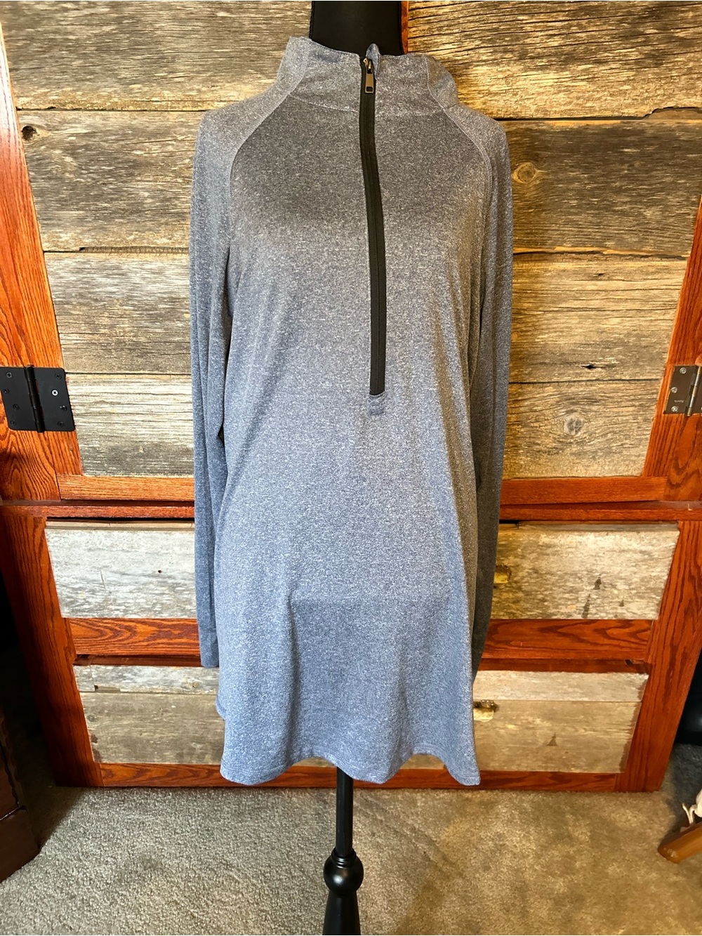 Latched Mama 1/4 zip performance nursing pullover size 2XL